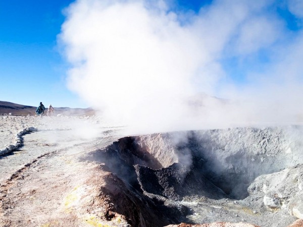 CALAMA TO CALAMA VIA UYUNI & EDUARDO AVAROA RESERVE –  4 DAY ROUND-TRIP TOUR